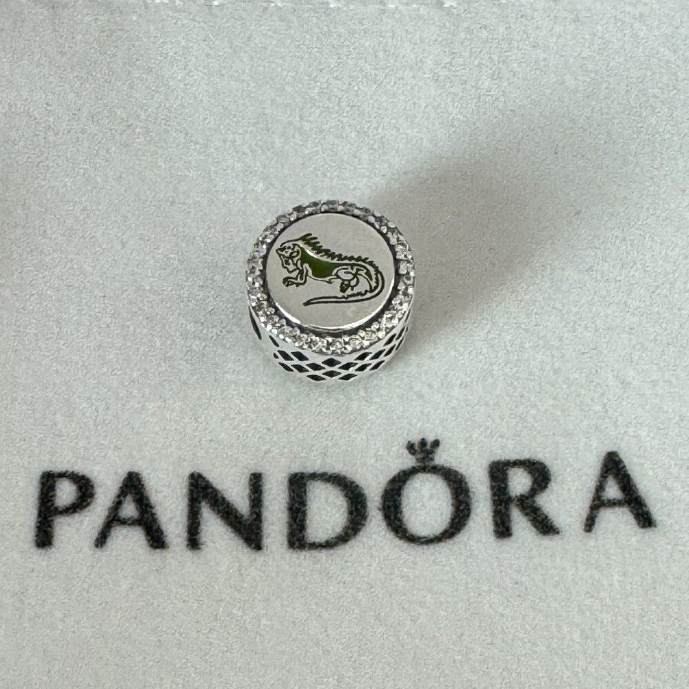 Pandora St Thomas Exclusive Bead Charm